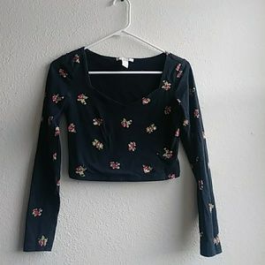 Long sleeve crop top